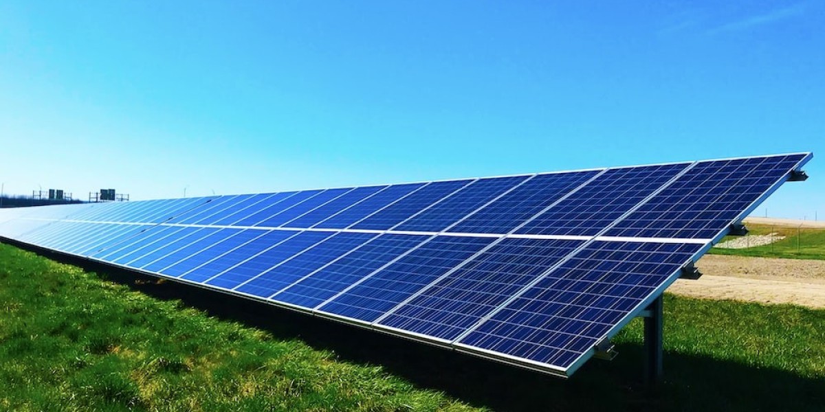Harnessing Solar Energy with Solplanet Inverters and Solar Panels in India