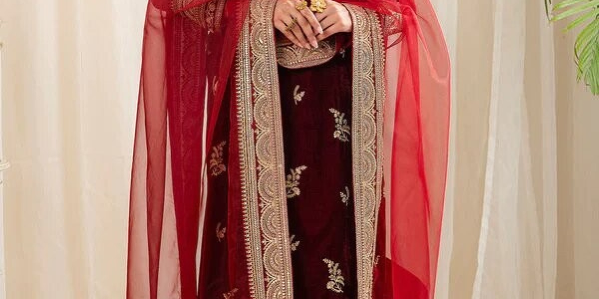 "Dress to Impress: The Timeless Elegance of Velvet Dresses for Ladies"