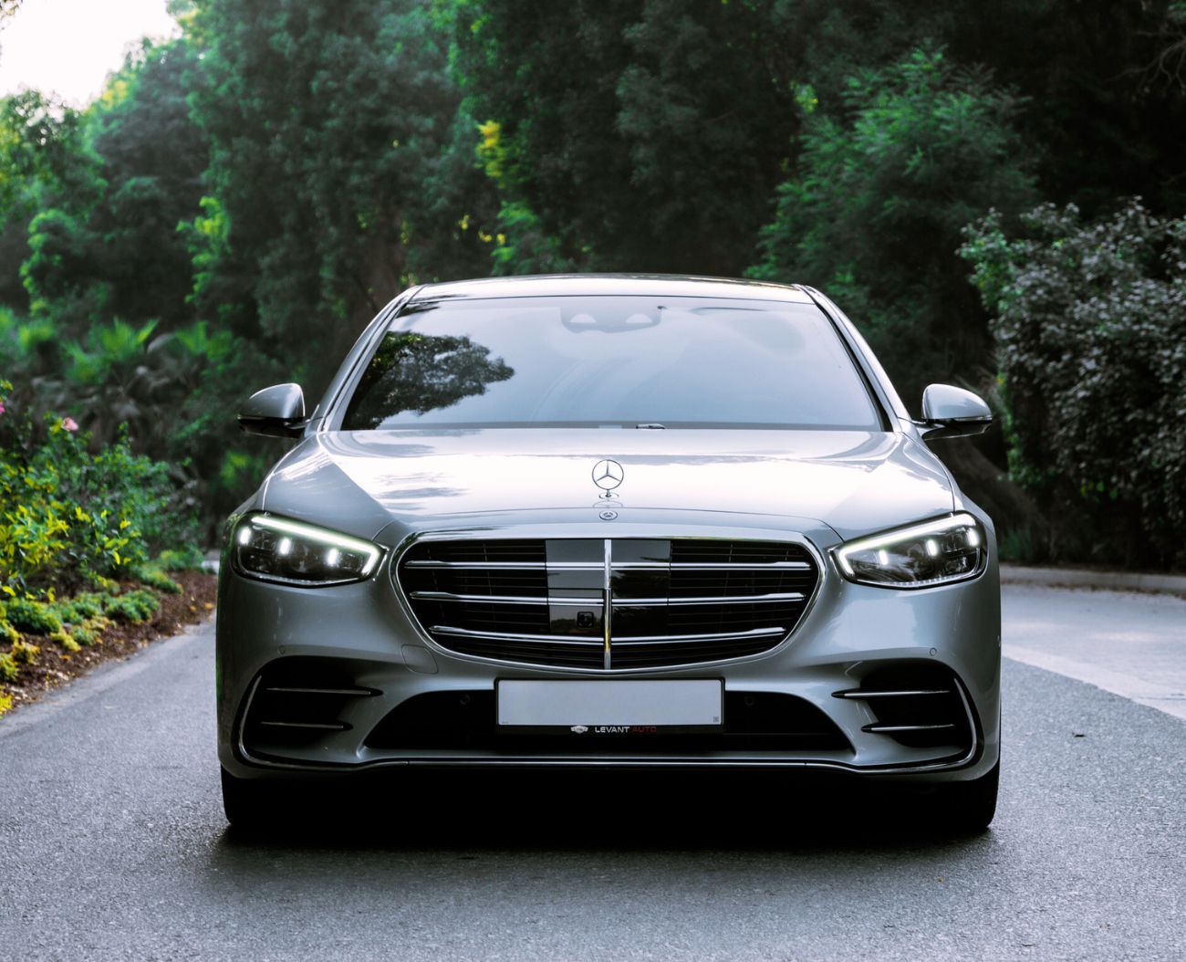 Rent a Benz in Dubai | Rent Mercedes S500 2023 with Driver