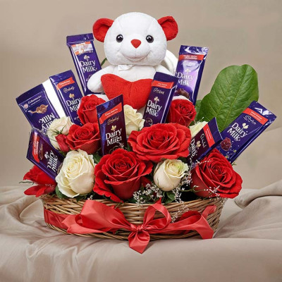 Valentine Day Gifts | Send V Day Romantic Gifts Online | OyeGifts