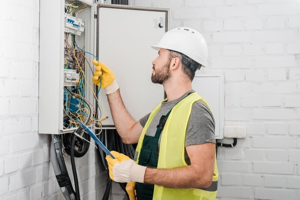 Professional Electrical Services in Dubai | Almukhtasu