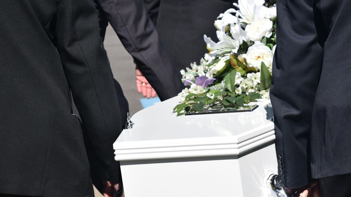 Funeral homes provide guidance, care, and comfort | Everden Rust Funeral Services