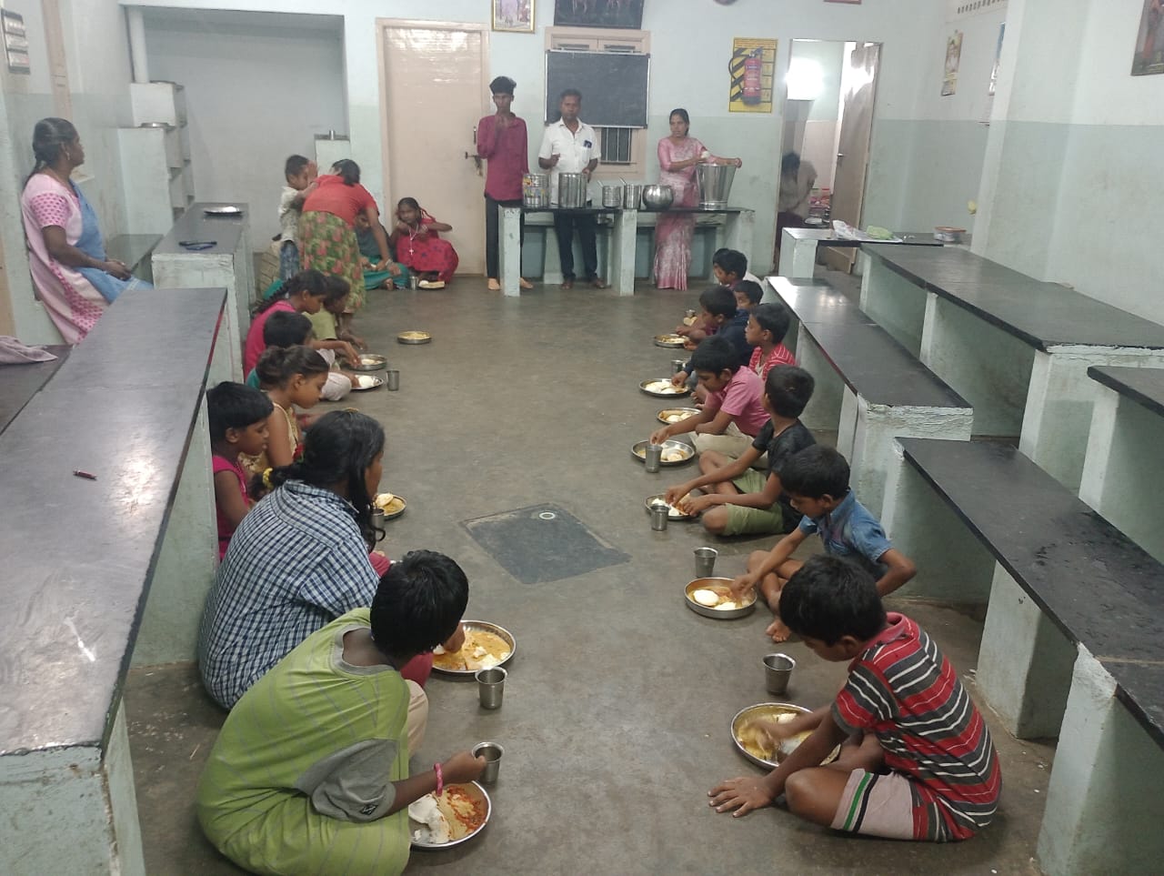 Daily Midday Meals for 50 Abandoned Seniors | Kind India